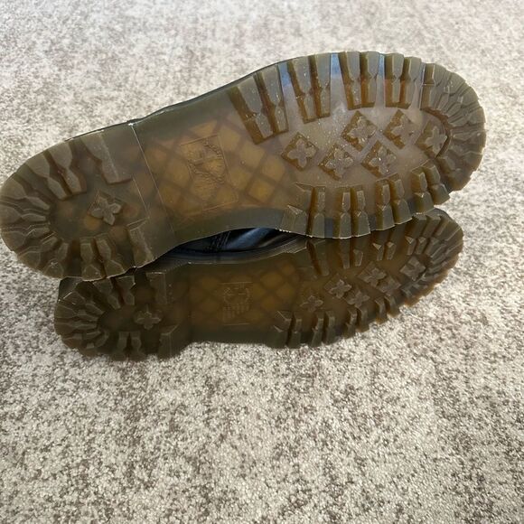 Dr. Marten display picture 2
